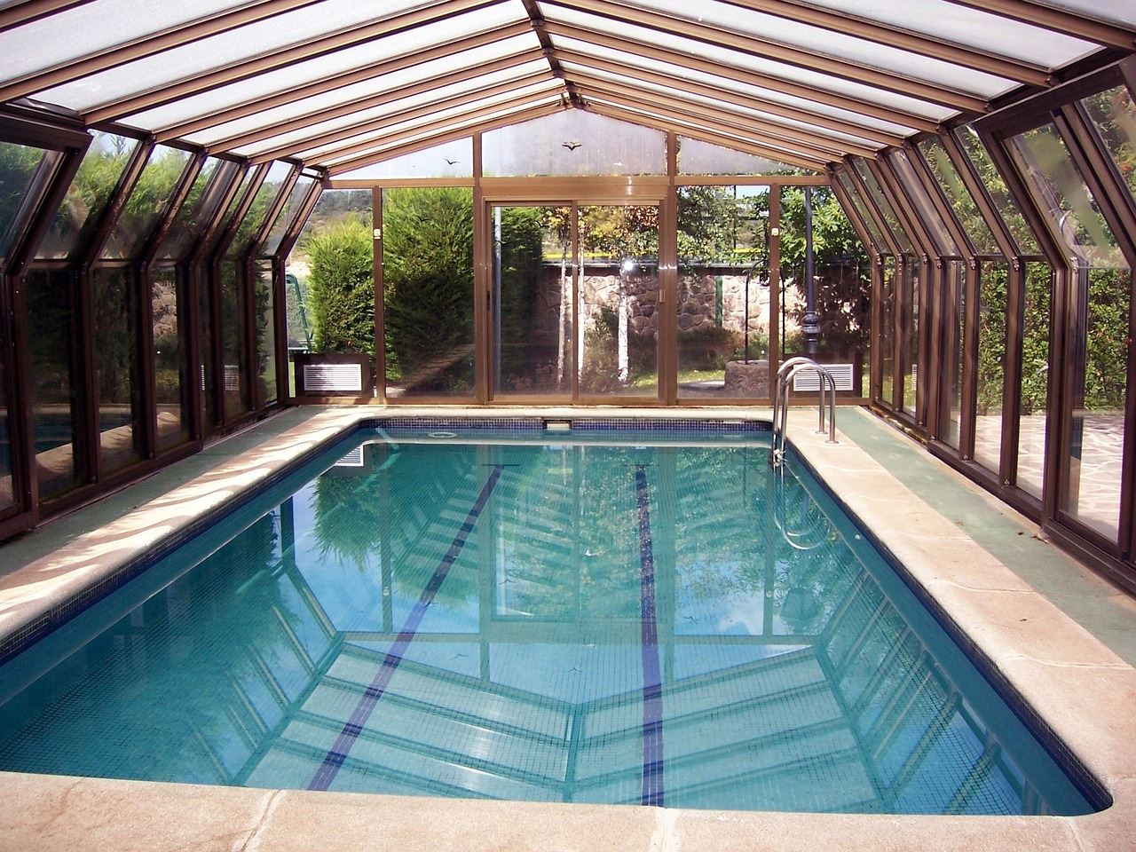 abris-piscine-hors-sol