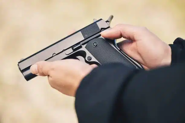 un pistolet d'alarme